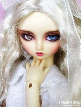 very-weird-dolls-in-gothic-style10.jpg