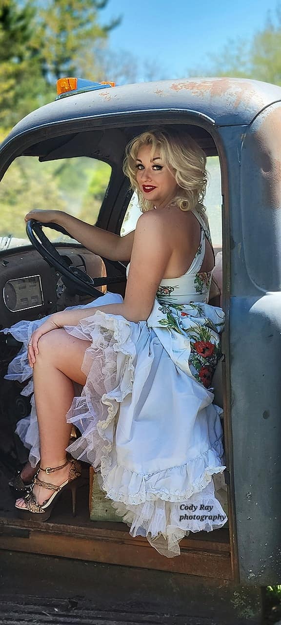 Antoinette Louise robe et dessous 551